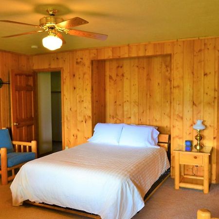 Twin Peaks Guest Ranch Vila Salmon Exterior foto