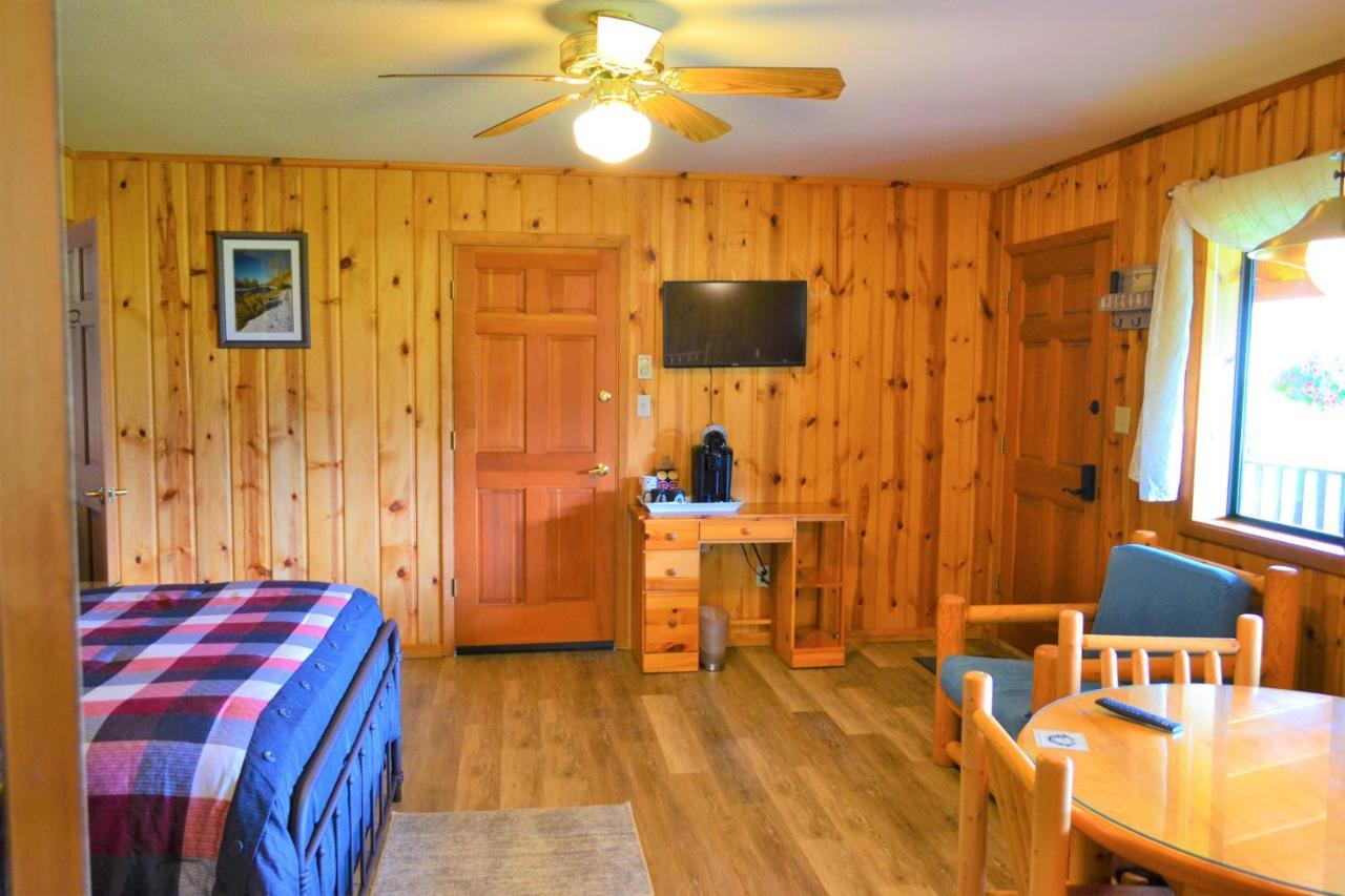 Twin Peaks Guest Ranch Vila Salmon Exterior foto