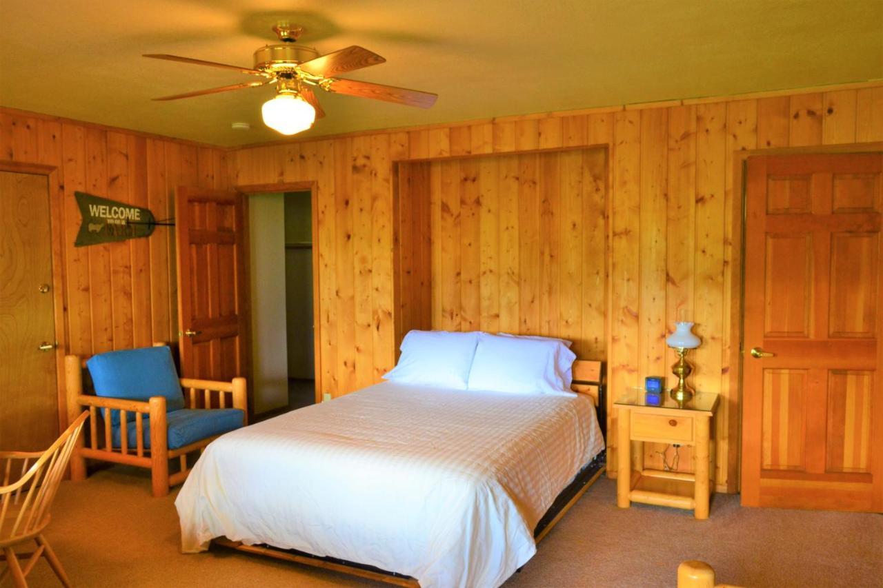 Twin Peaks Guest Ranch Vila Salmon Exterior foto