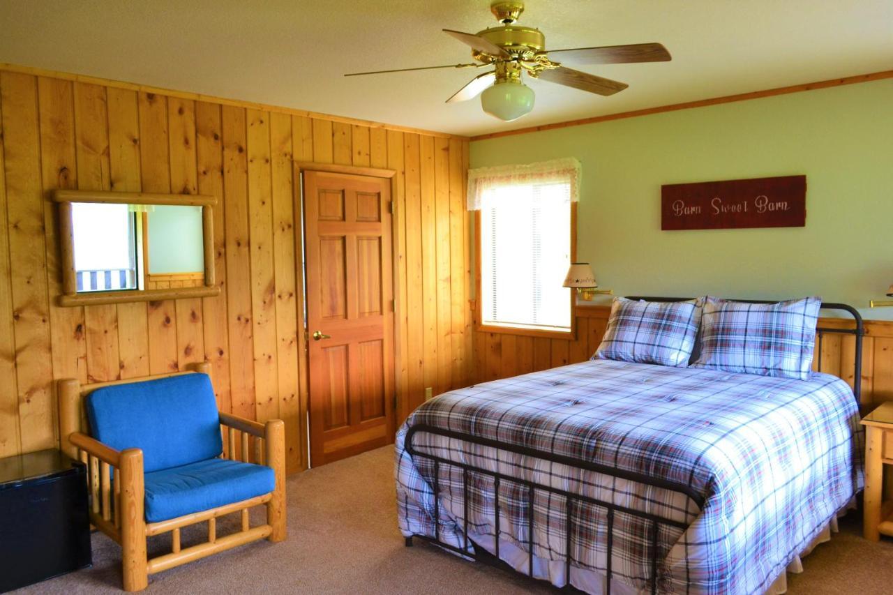 Twin Peaks Guest Ranch Vila Salmon Exterior foto