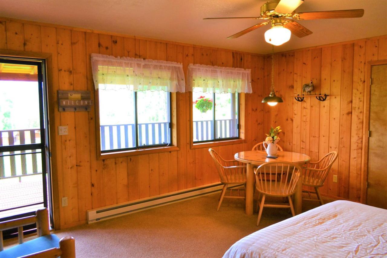 Twin Peaks Guest Ranch Vila Salmon Exterior foto